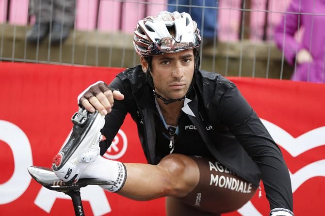 Davide Appollonio (AG2R-La Mondiale) stretches it out