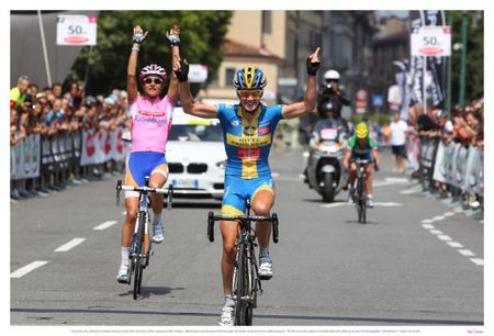 Emma Johansson takes the final stage of the 2012 Giro Donne, while Marianne Vos celebrates her overall victory