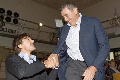 Fabian Caqncellara shakes hands with Eddy Merckx