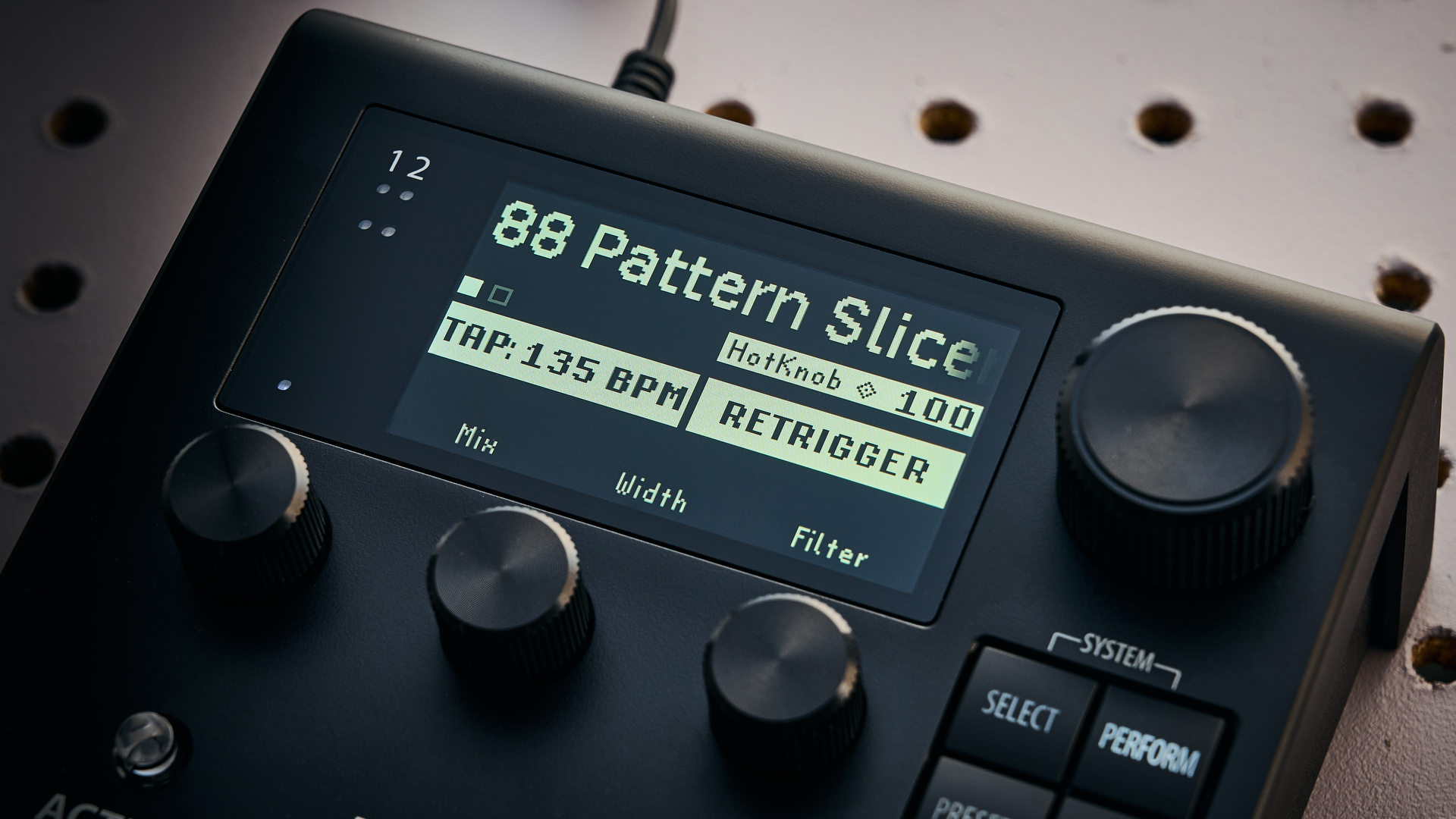 Close up of the HotKnob function on the Eventide H9 Harmonizer Gen 2 multi-effects pedal