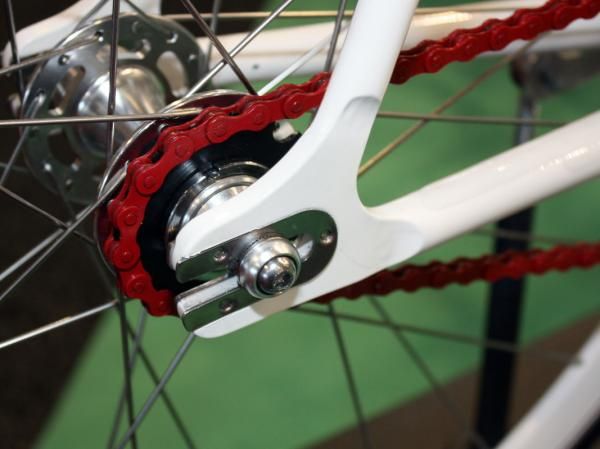 Steel inserts on the Pista dropouts protect the frame from aggressively knurled axle nuts.
