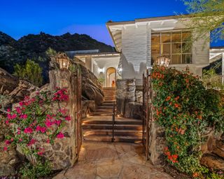 Images of the exterior of suzanne somers house