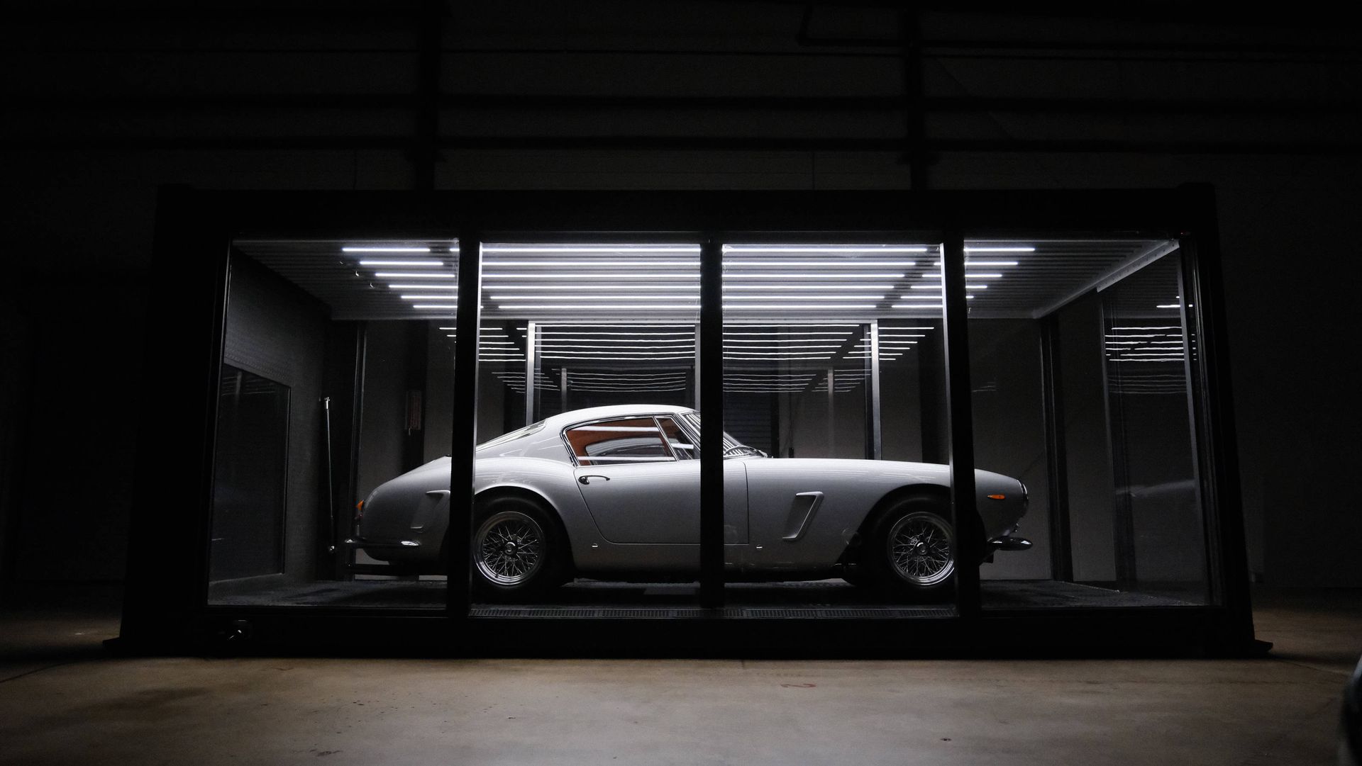 Ceres 001 Founders Edition car display case by Cartainers