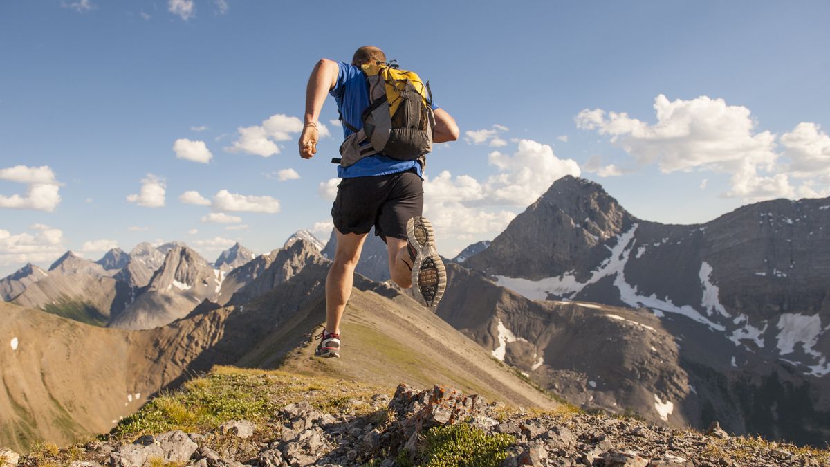 How to carry water while running and when do you need to? Advnture