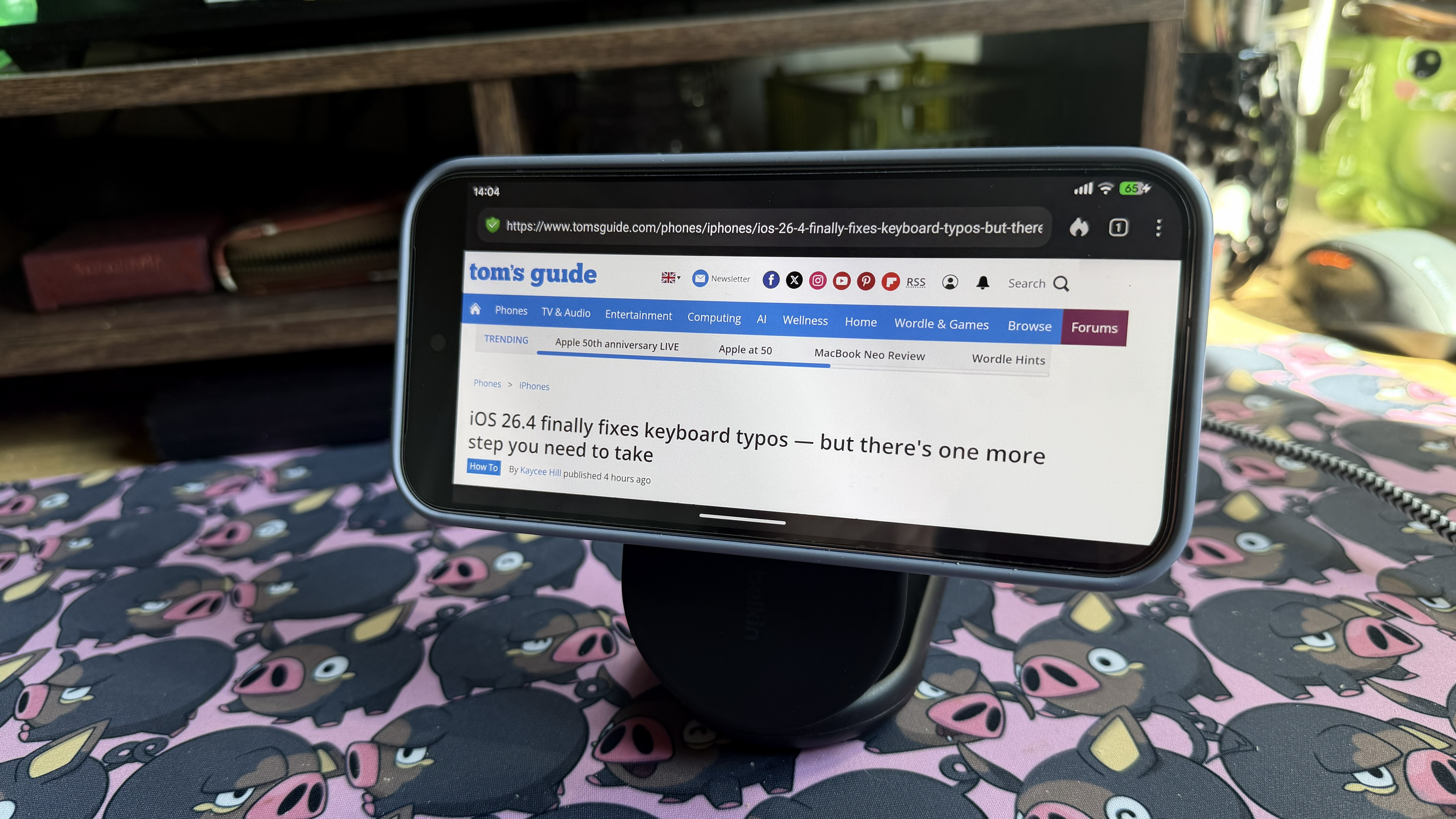 Belkin Horizontal Pixel 10 Pro با پایه شارژ بیسیم