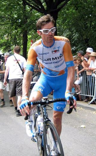 David Millar is to ride on despite pain in his ribs.
