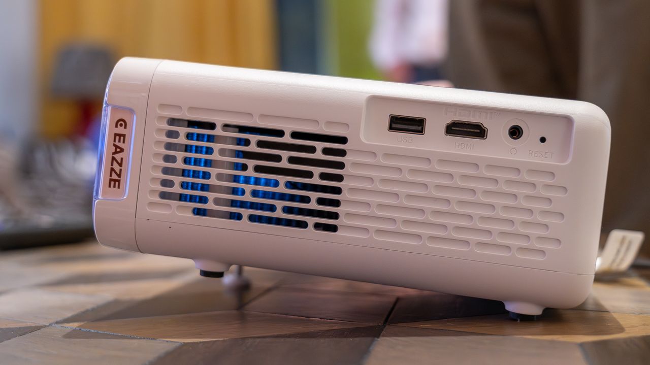 Aurzen Roku TV Smart Projector