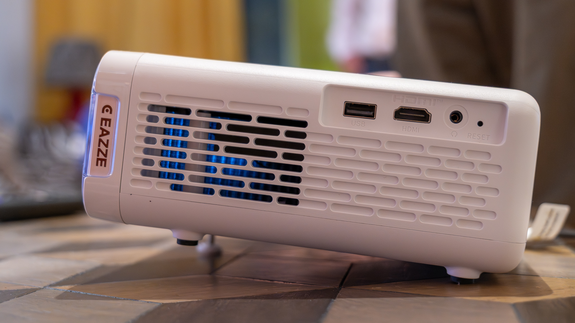 Aurzen Roku TV Smart Projector