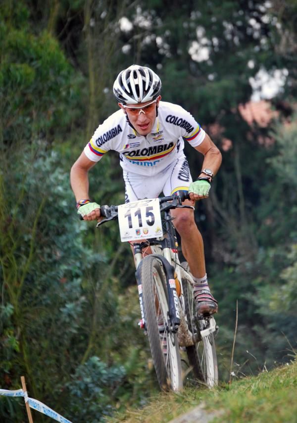 Under 23 men's winner Jaime Yesid Chia (Colombia)