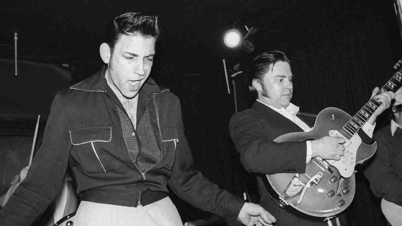 Danny Gatton performing onstage with Robert Gordon in 1981