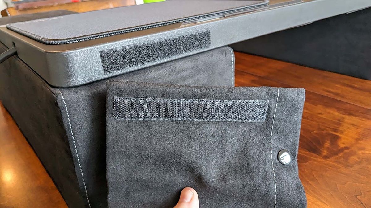 NerdyTec Couchmaster Cycon2 velcro pocket.