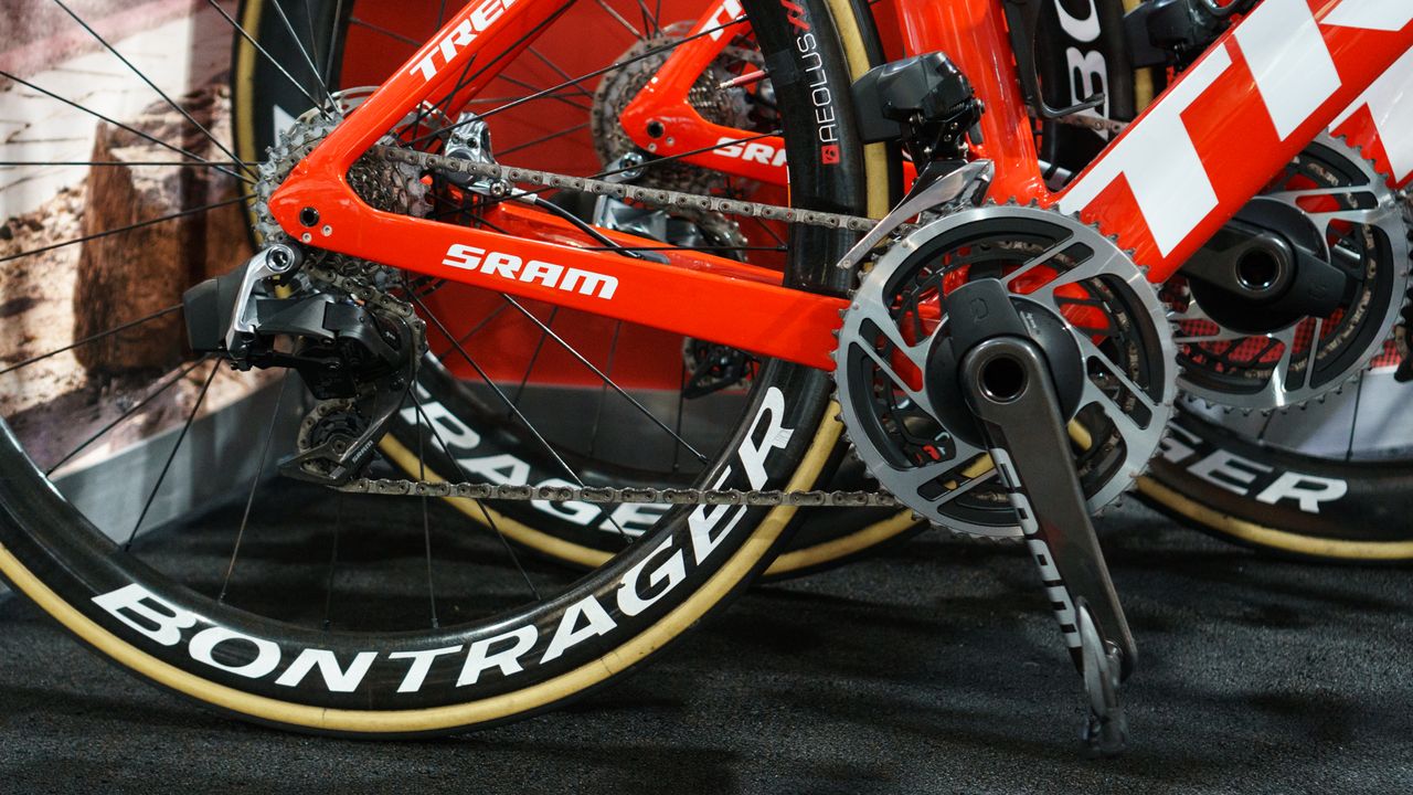 SRAM's unreleased eTap 12 speed groupset was spotted on all of Trek-Segafredo and Alpecin-Katusha's bikes