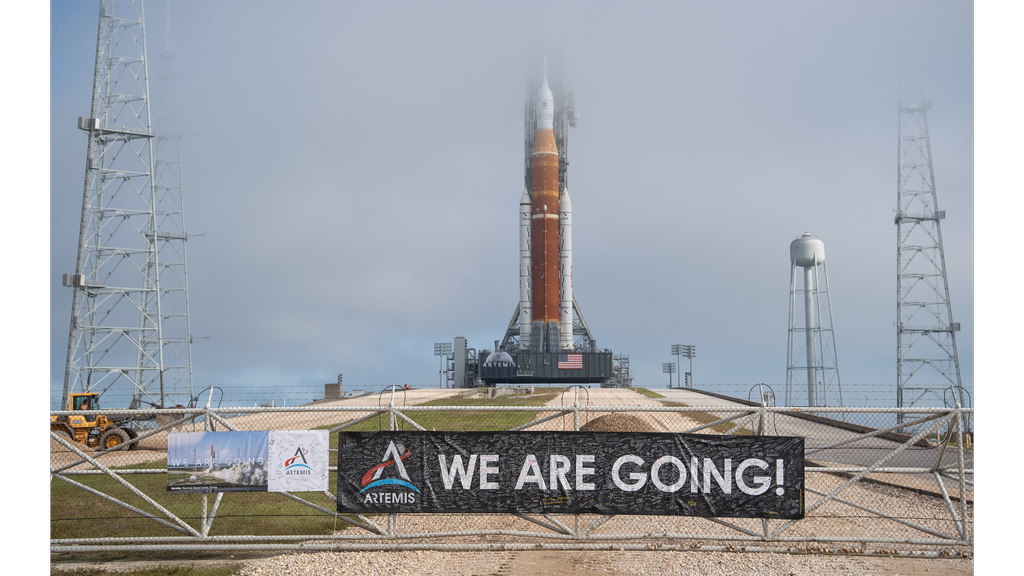 Watch NASA roll huge Artemis 2 moon rocket out to the launch pad today ...
