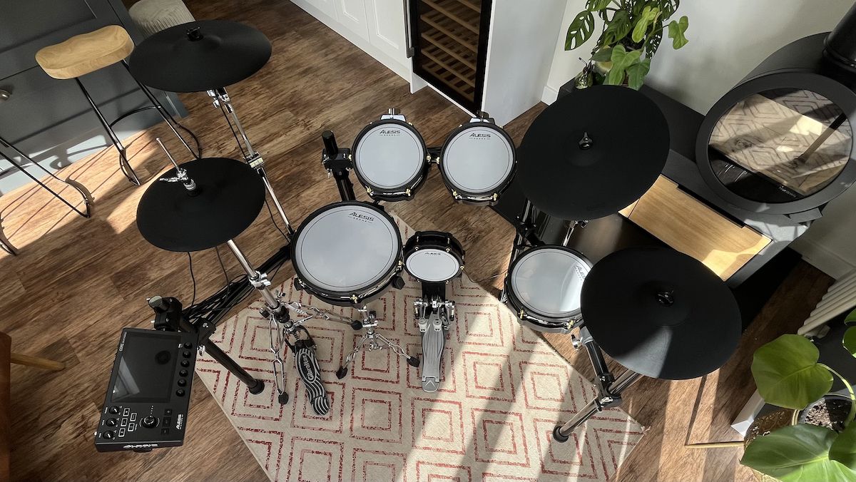 Overhead shot of the Alesis Strata Core set up in this reviewer's house
