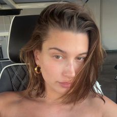 Hailey Bieber with collarbone length bob haircut