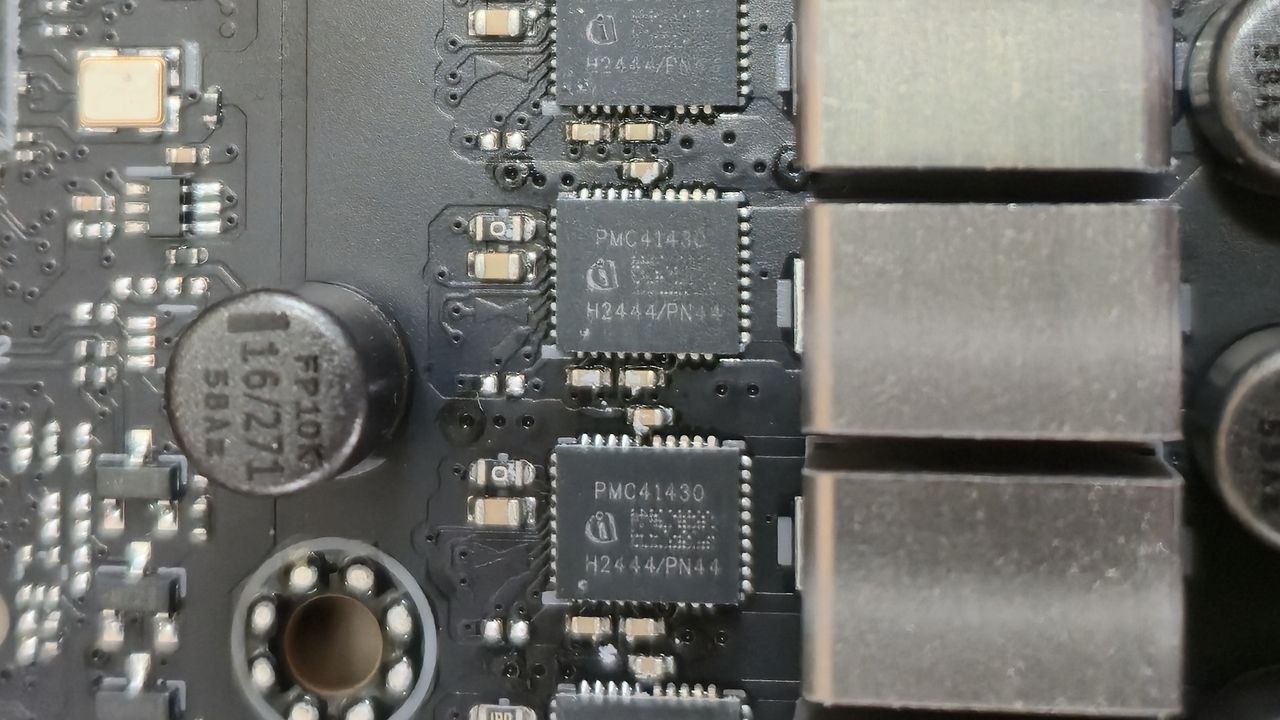 Asus ROG Crosshair 2006 - ICs