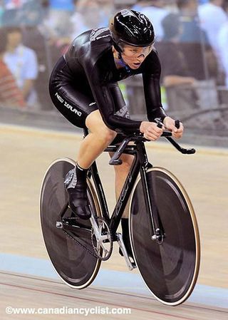 Shanks looking to defend individual pursuit title