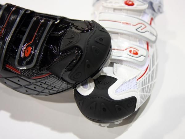 Integrated plastic toe caps on the Sidi Spider protect against wear and impact.
