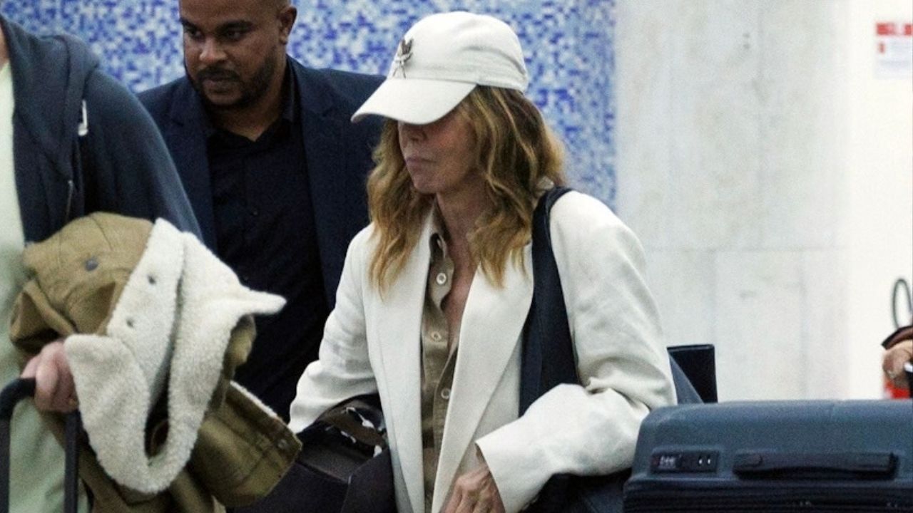 How French Women Over-50 Are Styling Jeans and Trainers Now How French Women Over-50 Are Styling Jeans and Trainers Now