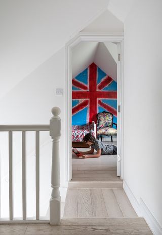 Kid's bedroom with a large Union Jack wall mural