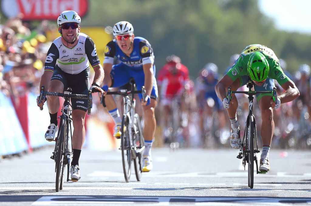 Mark Cavendish wins his fourth stage of the 2016 Tour de France