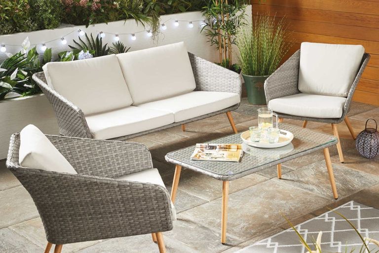 This is the Aldi garden furniture on our wishlist (if it doesn't sell