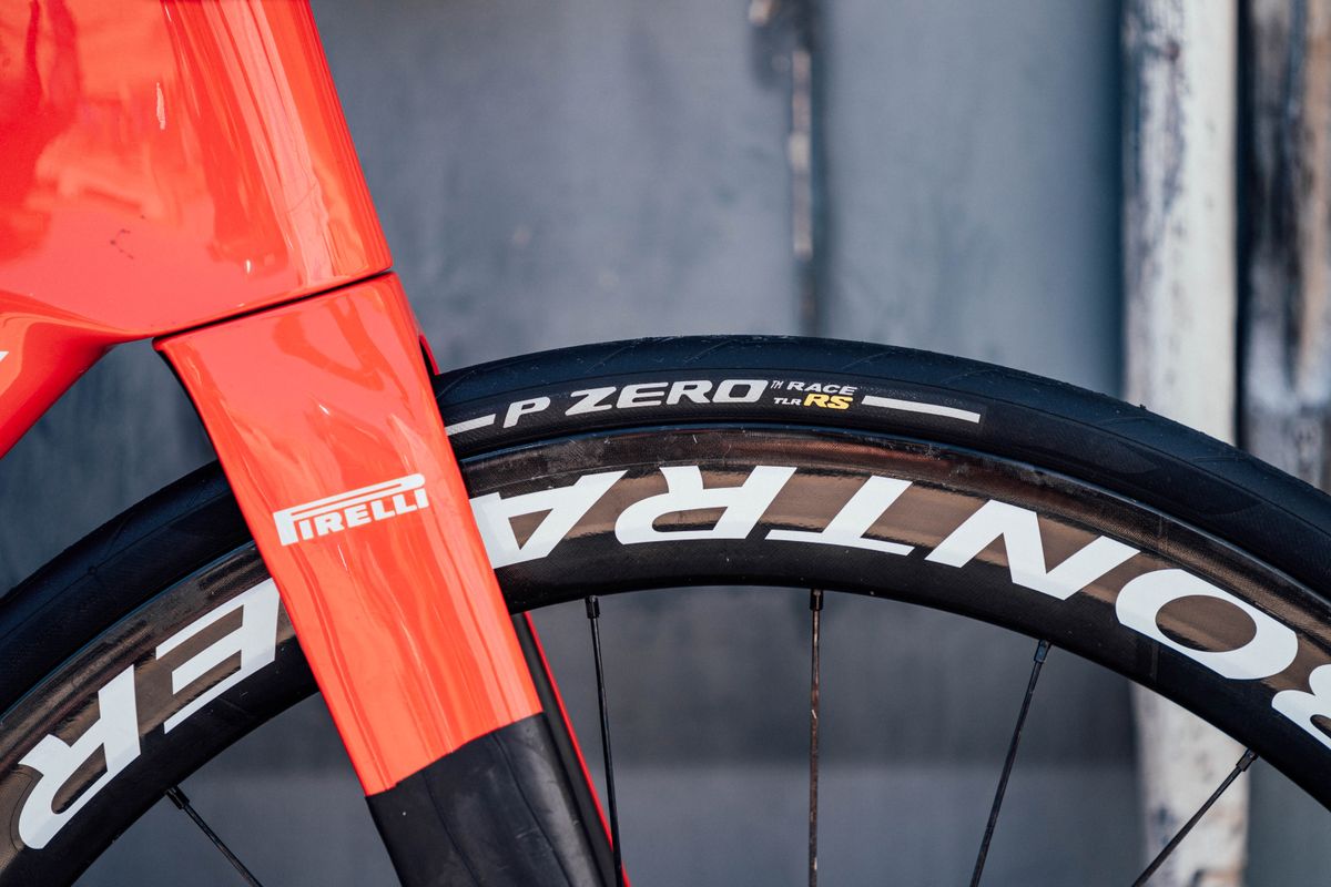 Prototype Pirelli tyres lastly launched: New P Zero Race TLR RS in motion on the Giro d’Italia