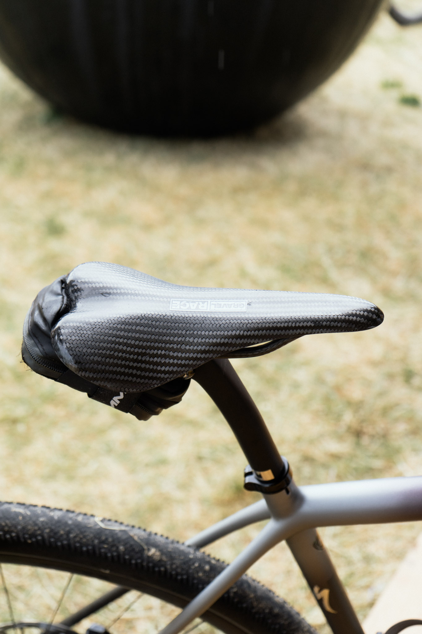 Carbon saddle