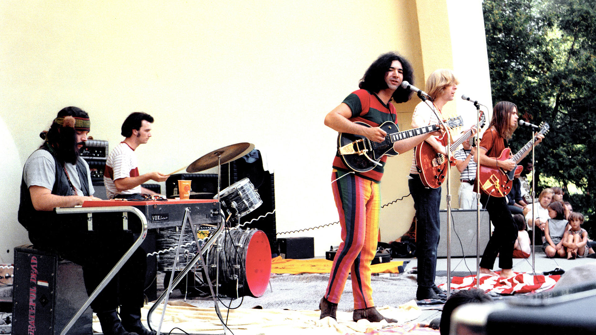 The Grateful Dead (L-R Ron 'Pigpen' McKernan, Bill Kreutzmann, Jerry Garcia, Phil Lesh and Bob Weir) perform at West Park on August 13, 1967 in Ann Arbor, Michigan