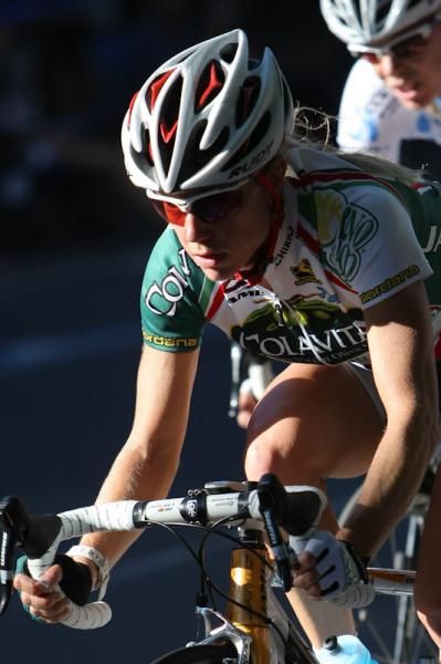 Kristin Sanders (Colavita-Forno d'Asolo) fought her way up into the break today.