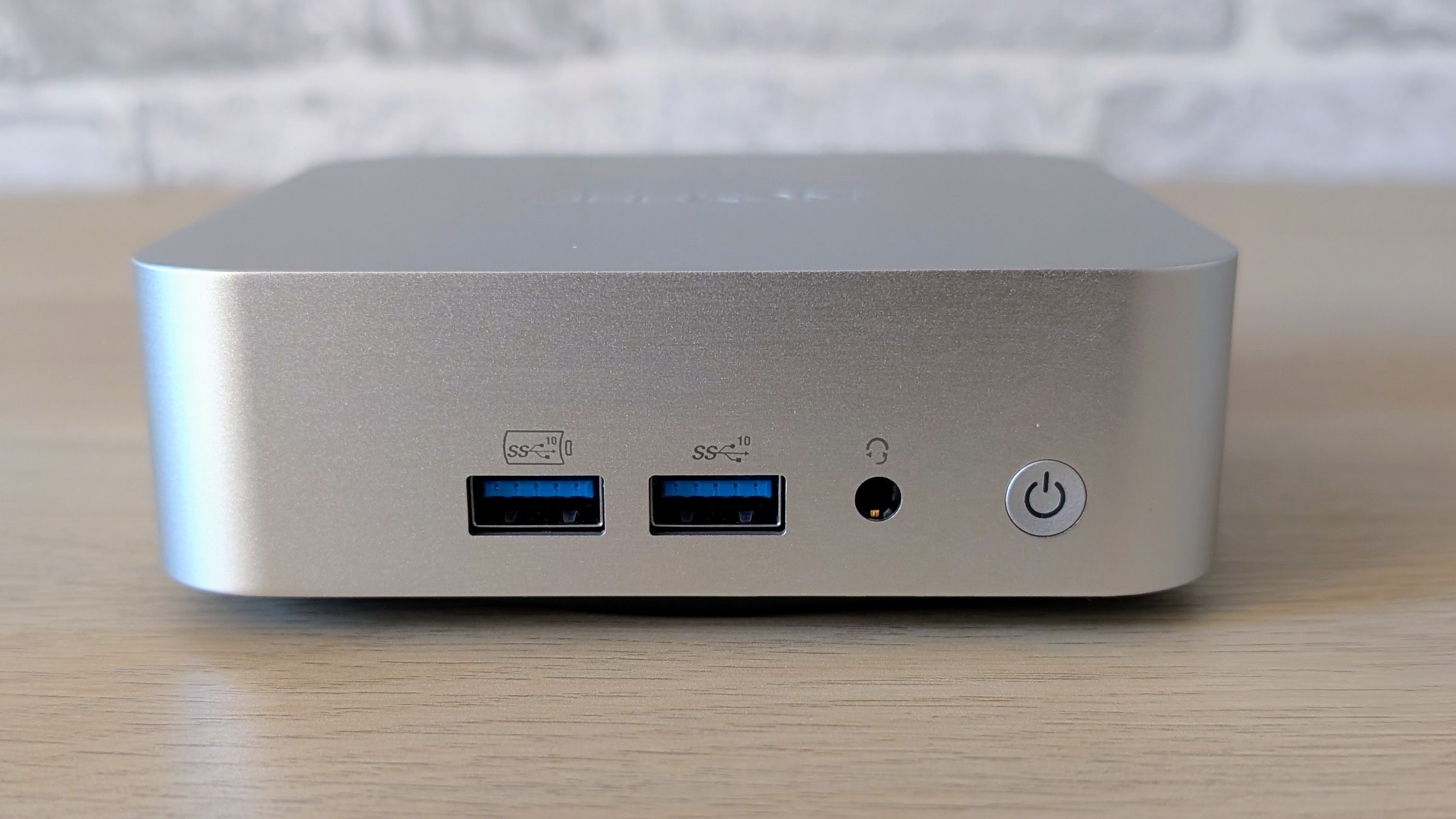 The Geekom A5 on a desk