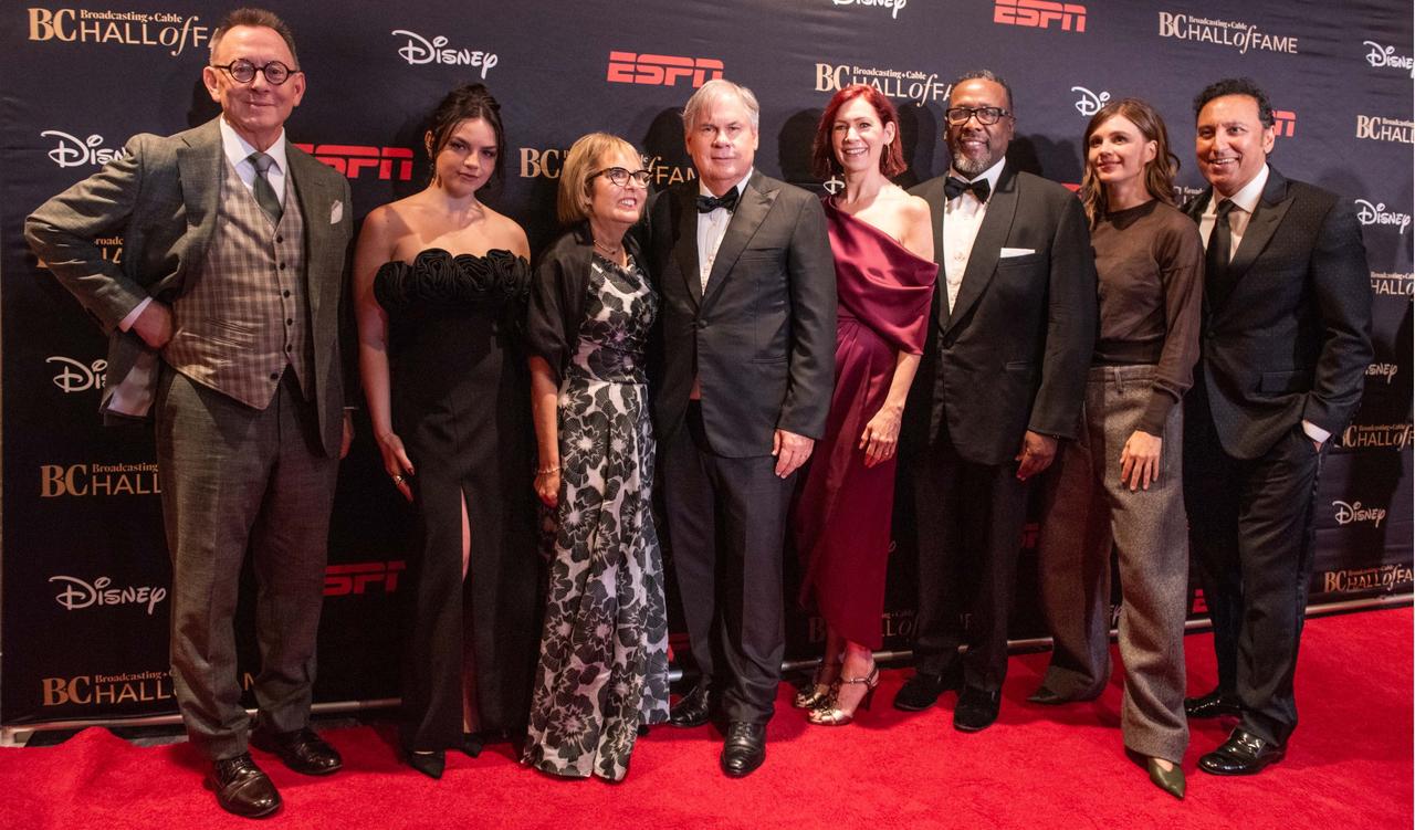(From l.): Michael Emerson, Ella Stiller, honorees Michelle King and Robert King, Carrie Preston, Wendell Pierce, Katja Herbers and Aasif Mandvi.