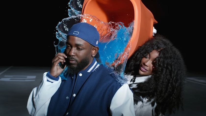 Kendrick Lamar getting gatorade poured on him by SZA