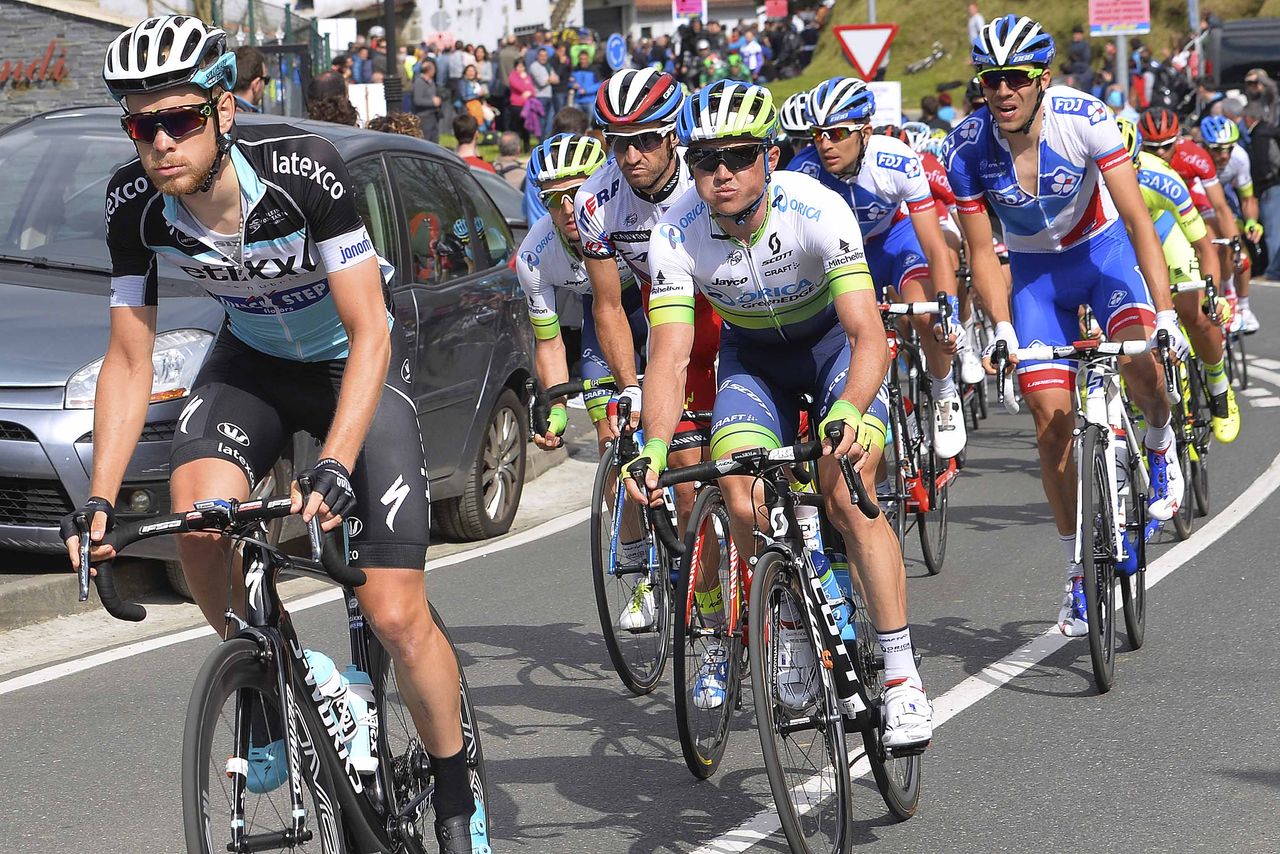 Julien Vermote (Etixx-Quick Step) and Simon Gerrans (Orica-GreenEdge)