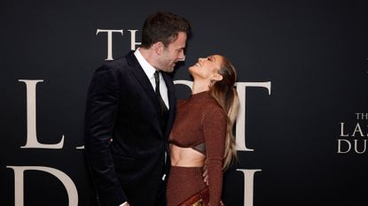 Jennifer Lopez & Ben Affleck Gazing At Eachother