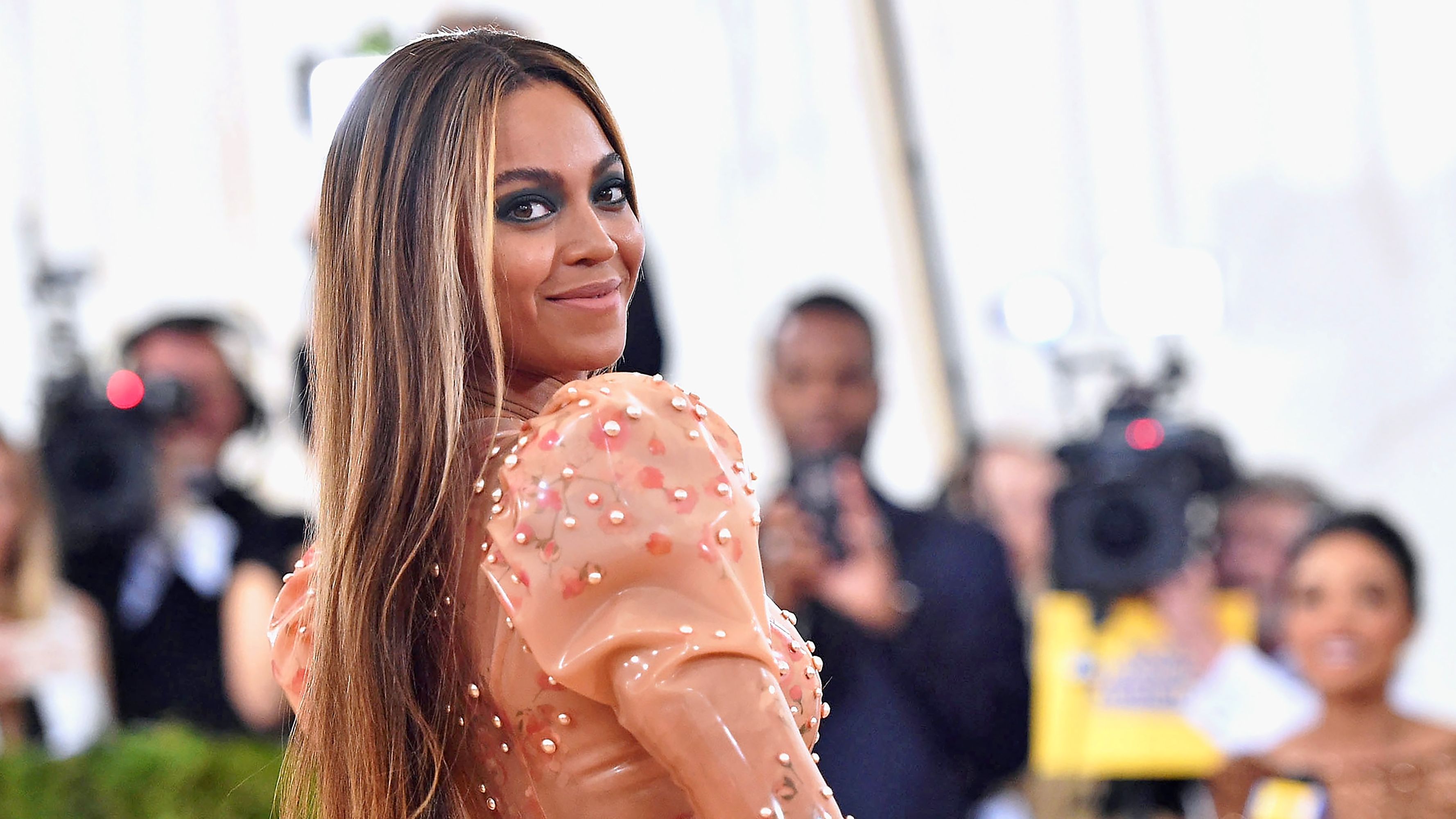 Beyoncé Feels Overwhelming Support After Face Biting Incident - Beyonce ...