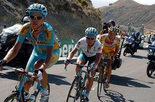 Andrey Kashechkin (Astana) doing a great job for his leader Alexandre Vinokourov.