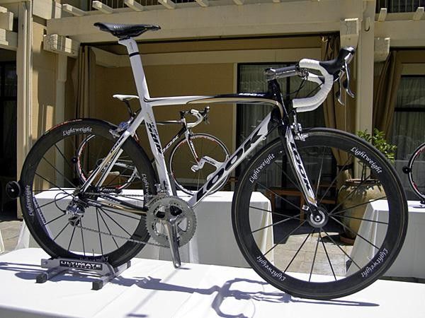 The new 'Pro Team' paint job is the same one used by Cr&eacute;dit Agricole.