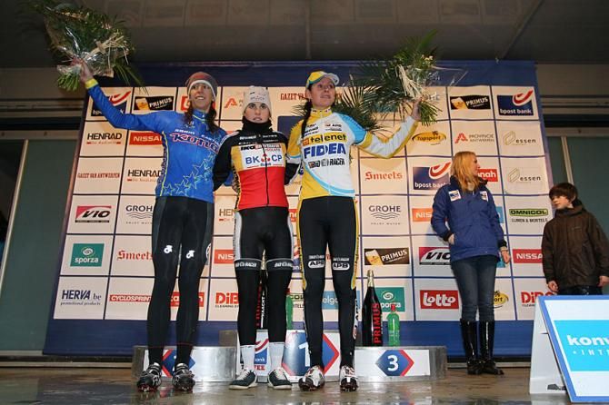 Women's podium: Helen Wyman, Sanne Cant, Nikki Harris