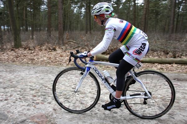 UCI World Road Champion Tatiana Guderzo didn't finish the World Cup race.