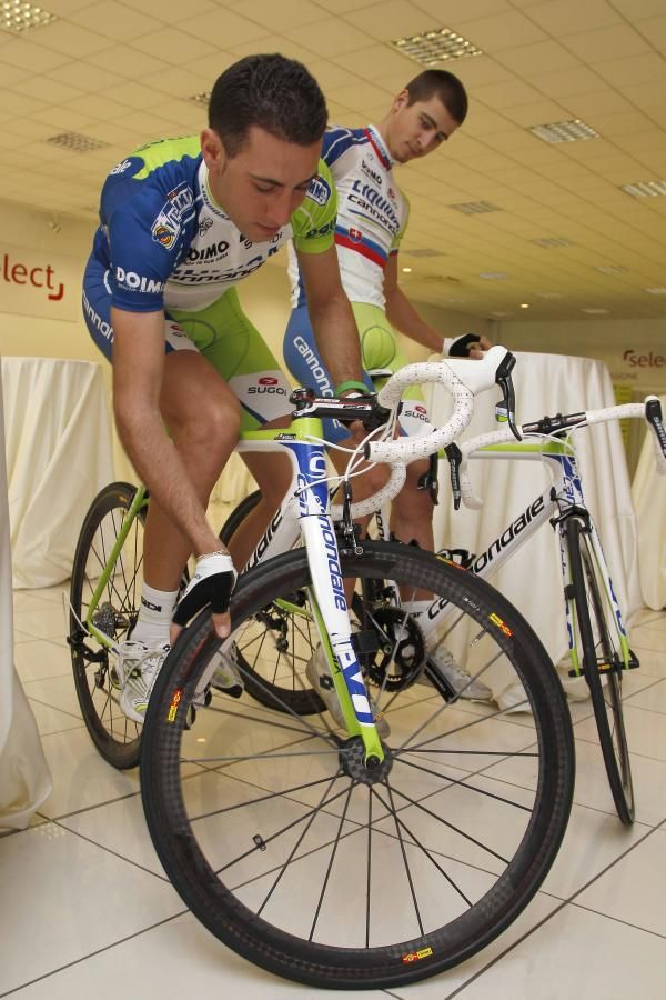 Vincenzo Nibali keeps his balance under Peter Sagan's watchful gaze.