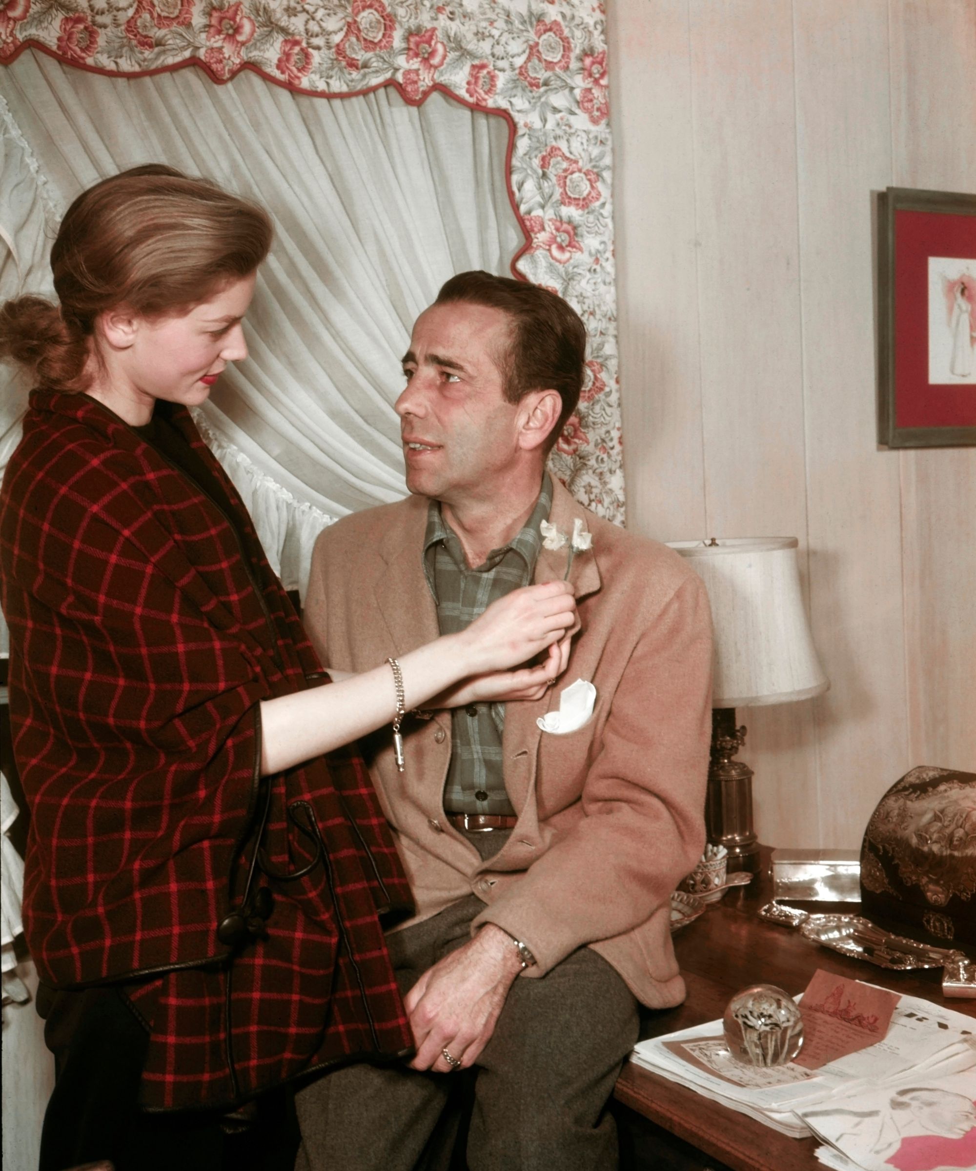 lauren bacall and humphrey bogart at home