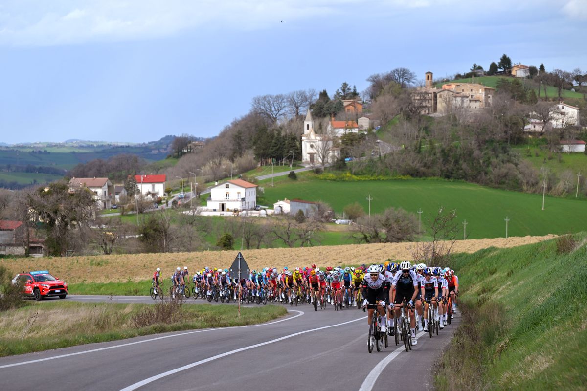 Tirreno-Adriatico stage 6 Stay – Riders sort out the Queen Stage to resolve the ultimate general
