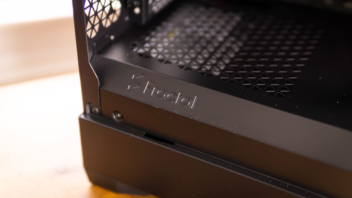 Fractal Design Pop Silent Scratches Shroud