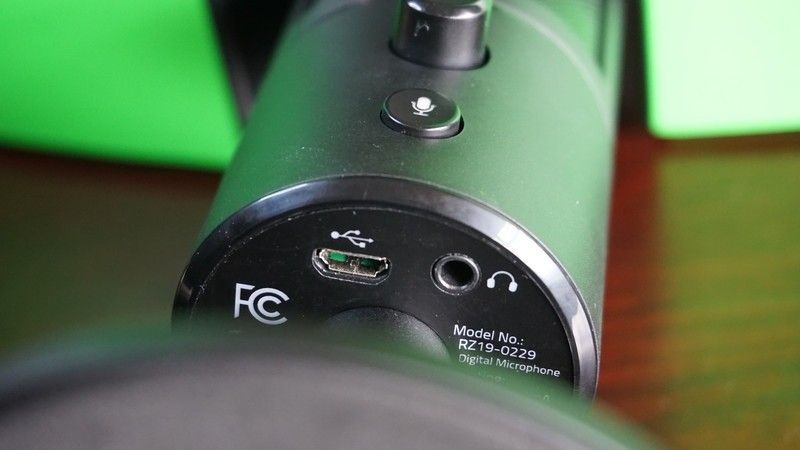 Razer Seiren X Ports