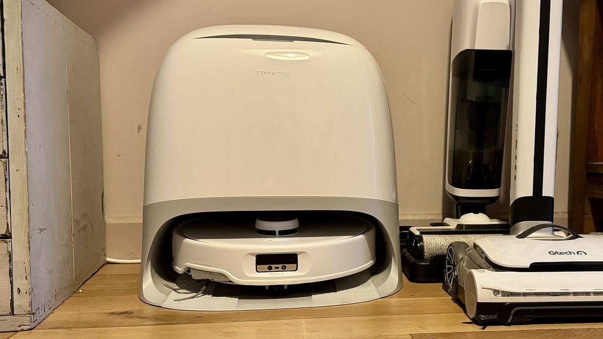 Roborock Qrevo Curv robot vacuum