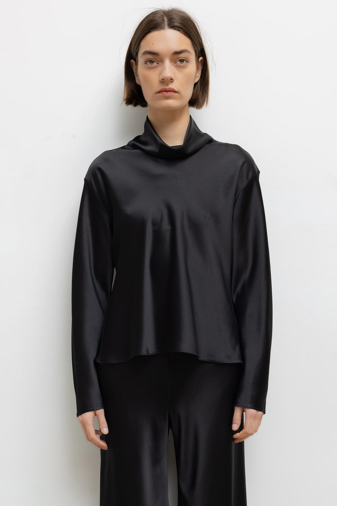 Barb Long Sleeve Cowl