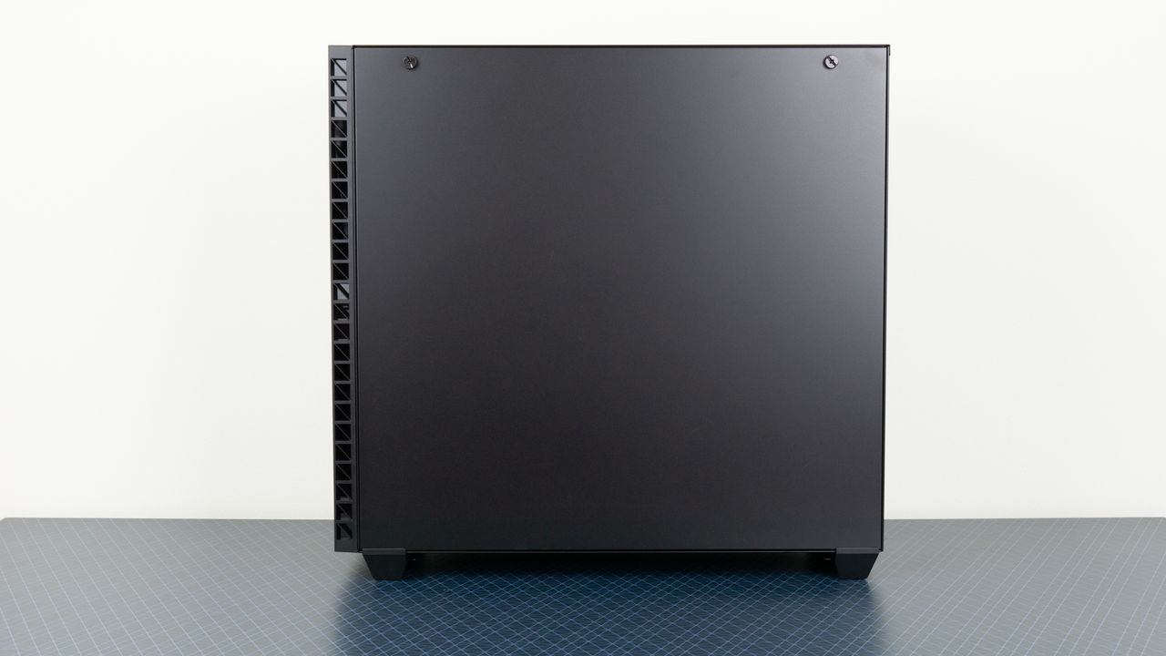 InWin 216
