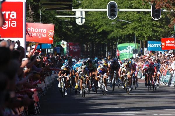 New Zealand's Gregory Henderson (Columbia-HTC) heads the sprint in Vuelta a Espa&ntilde;a stage three