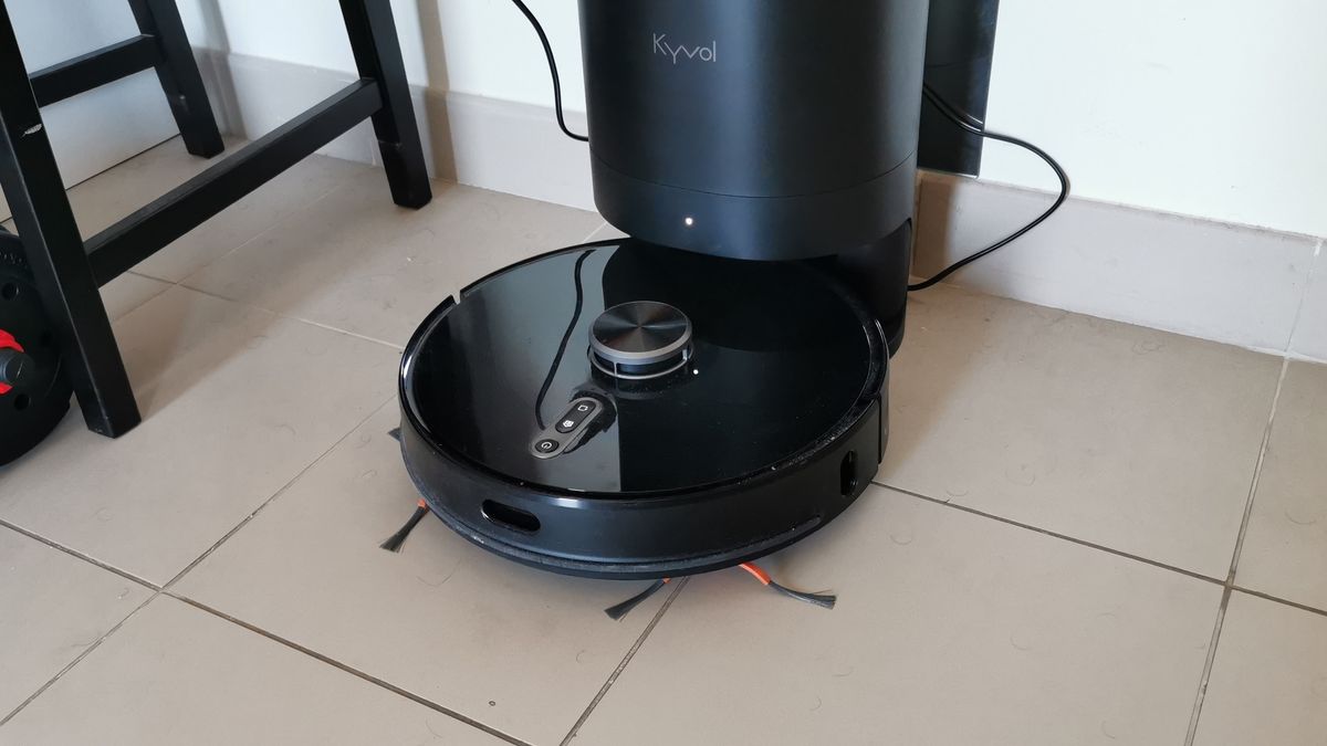 Kyvol Cybovac S31 Robot Vacuum Review Techradar 